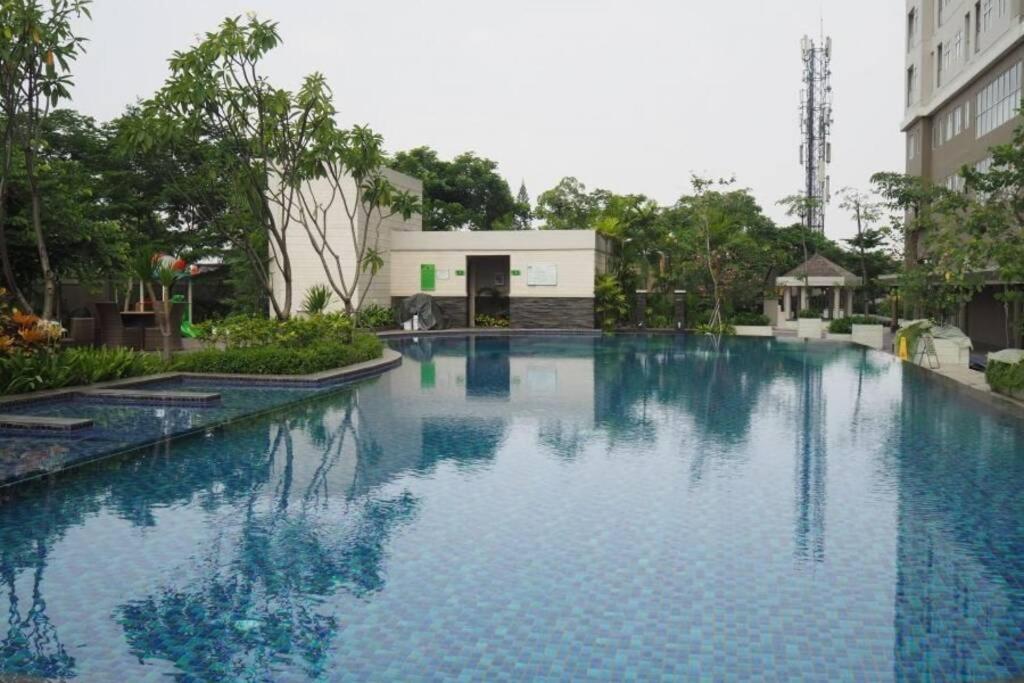 1 Bedroom Apartment Near Central Park Mall Jakarta Exterior photo