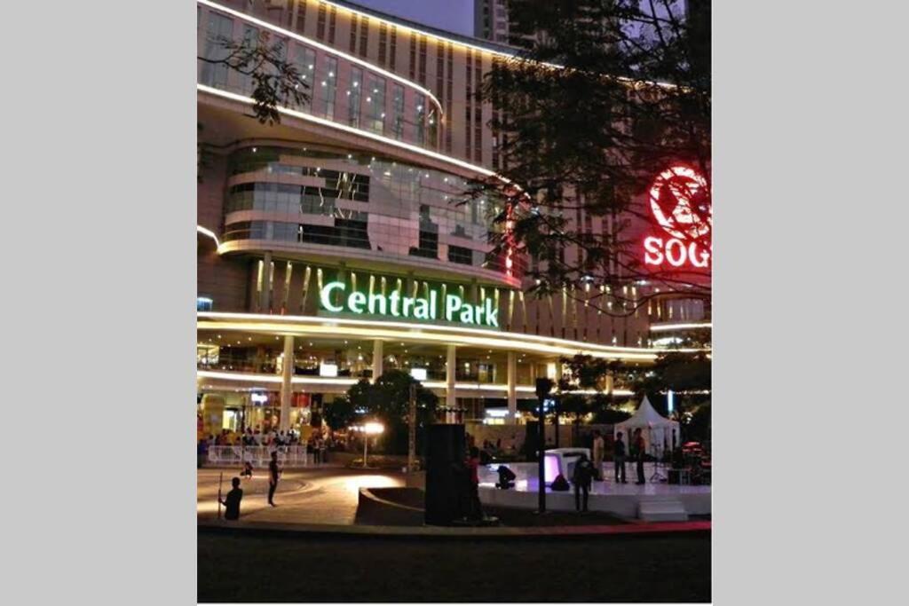 1 Bedroom Apartment Near Central Park Mall Jakarta Exterior photo