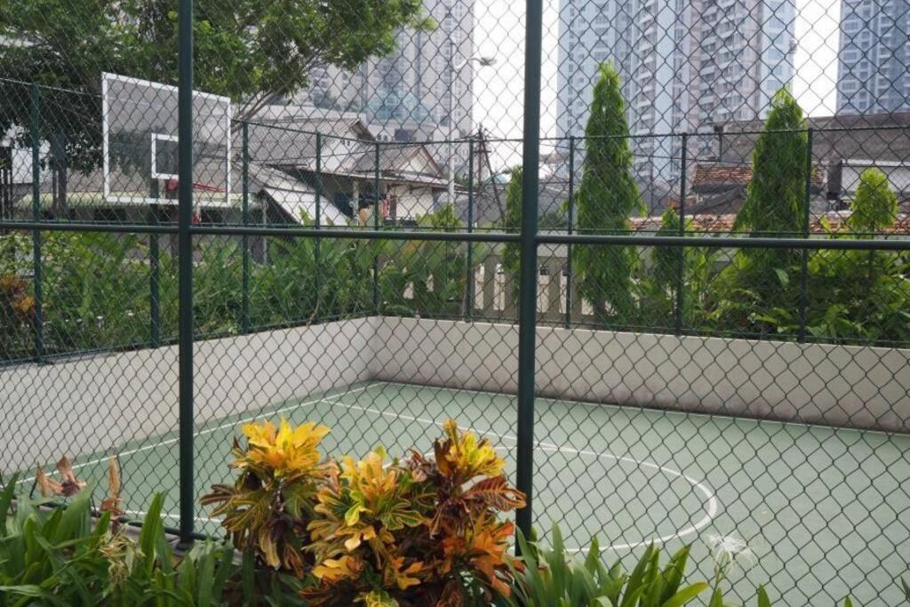 1 Bedroom Apartment Near Central Park Mall Jakarta Exterior photo