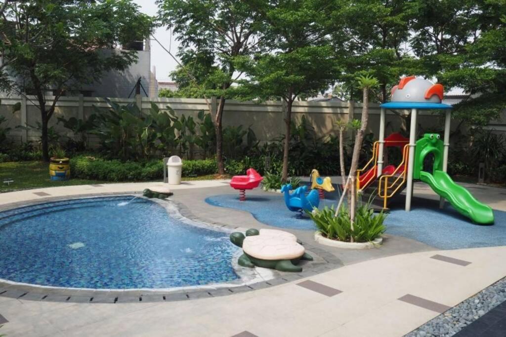 1 Bedroom Apartment Near Central Park Mall Jakarta Exterior photo